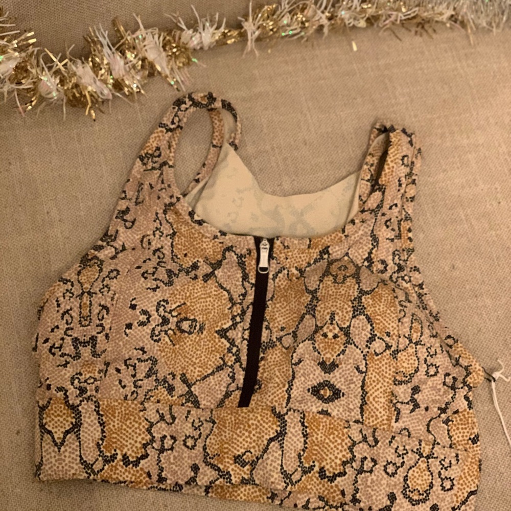 NWT Varley Snakeskin athleisure sports bra